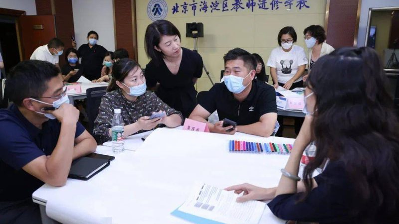 企业如何通过定制化入职内训提升员工胜任力？**
