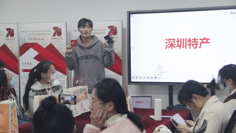 价格是选择职业培训包教包会时不可忽视的因素。以下是一些权衡价格的建议：